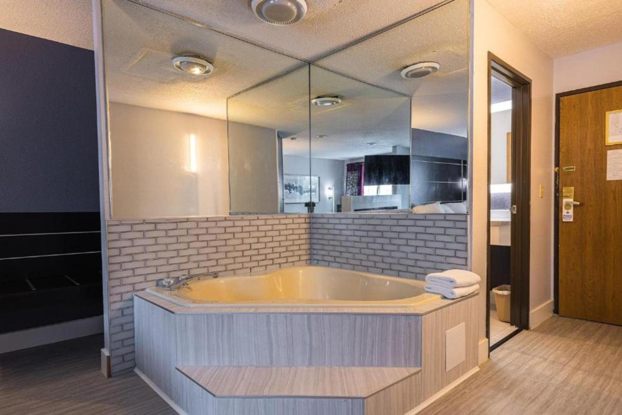 Coratel Inn & Suites By Jasper Hastings 外观 照片